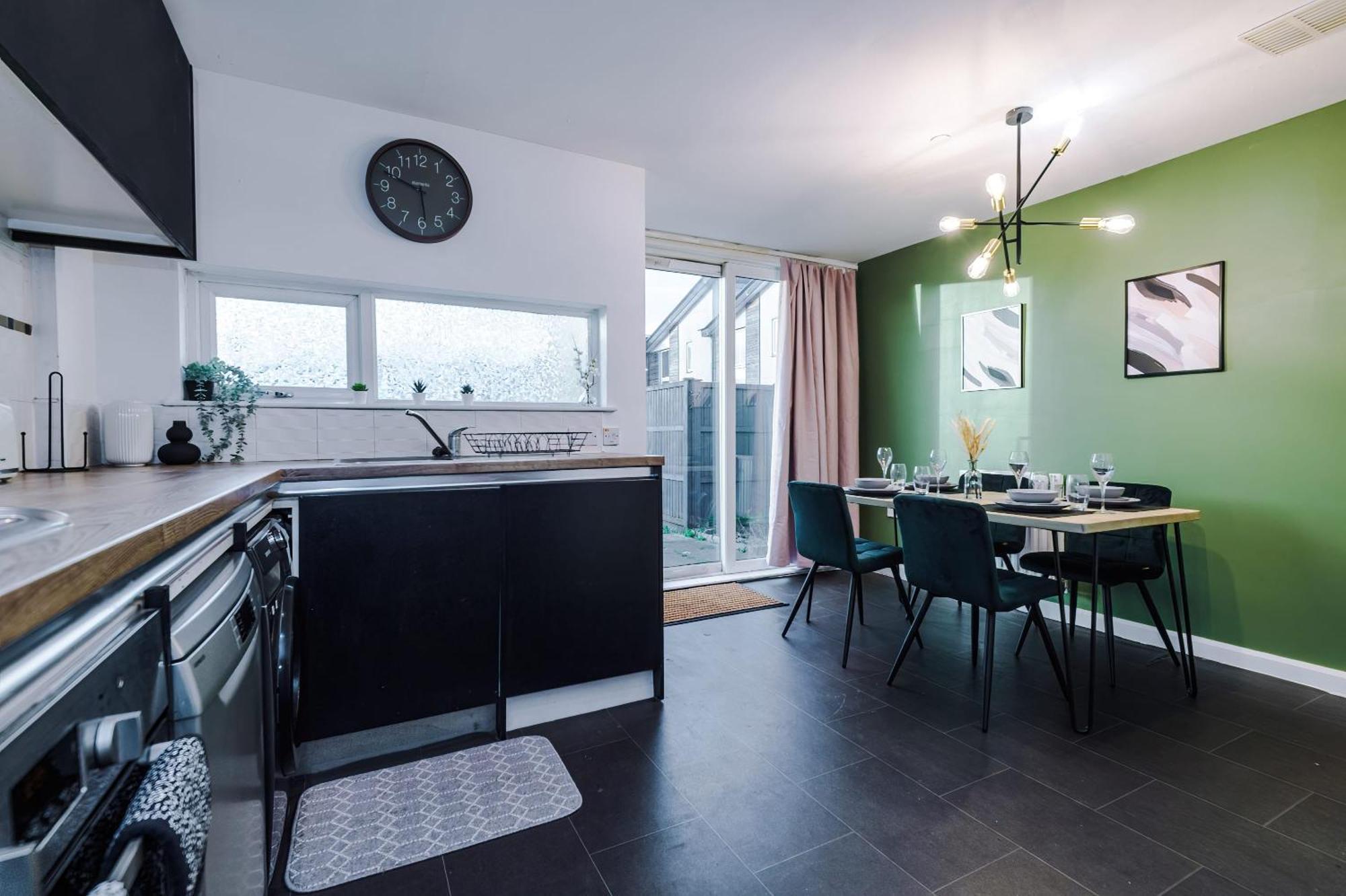 Rest&Recharge At A Spacious Townhouse By The Etihad Villa Manchester Dış mekan fotoğraf