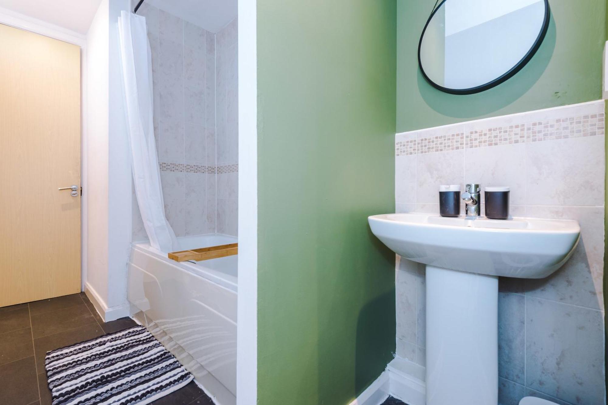 Rest&Recharge At A Spacious Townhouse By The Etihad Villa Manchester Dış mekan fotoğraf