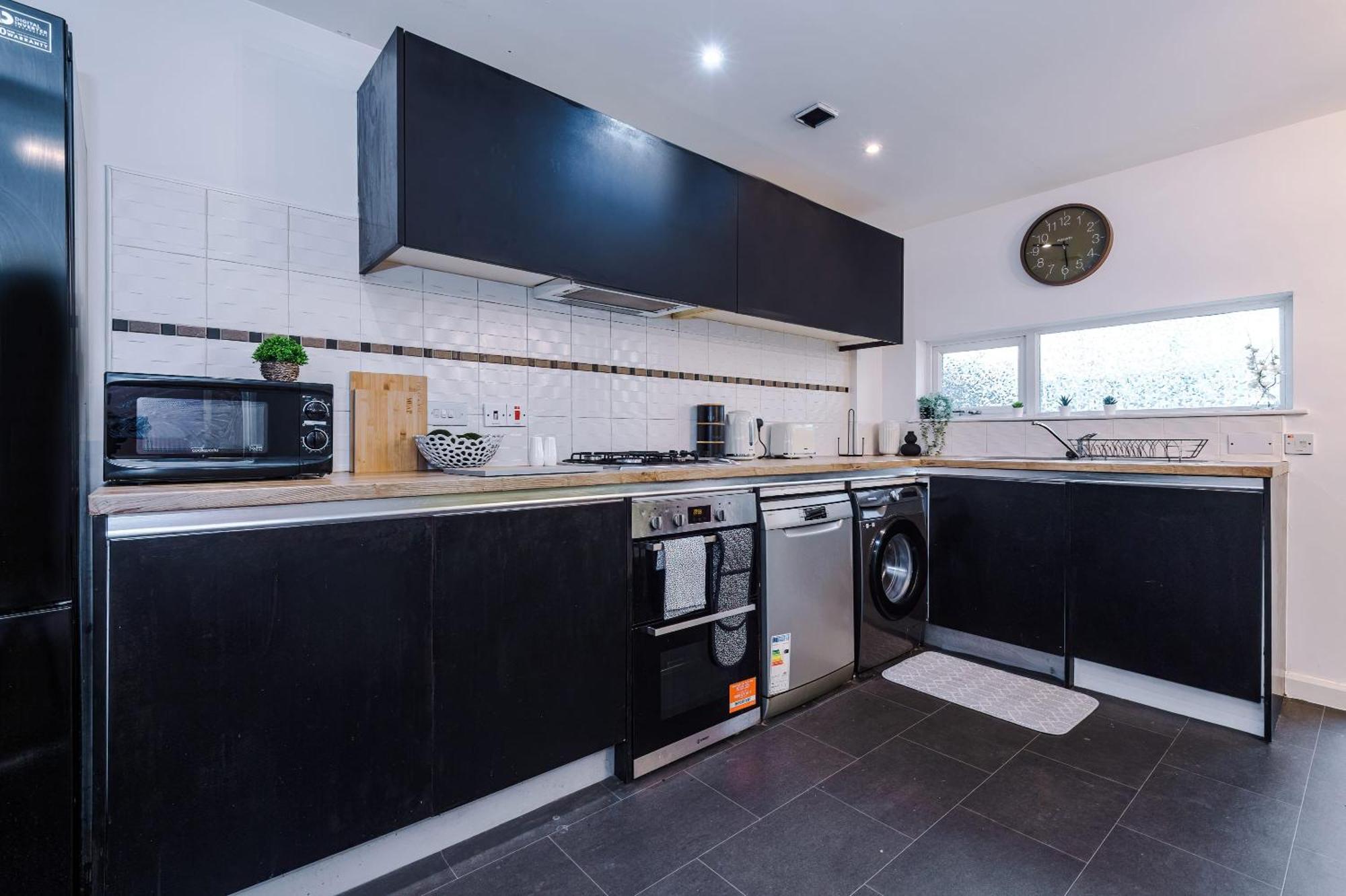 Rest&Recharge At A Spacious Townhouse By The Etihad Villa Manchester Dış mekan fotoğraf